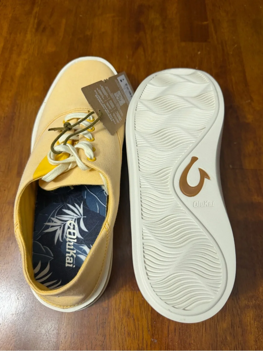 Brand New OluKai Hawaii Men's Tradewind Size 9 Medium Shoes MSRP $110